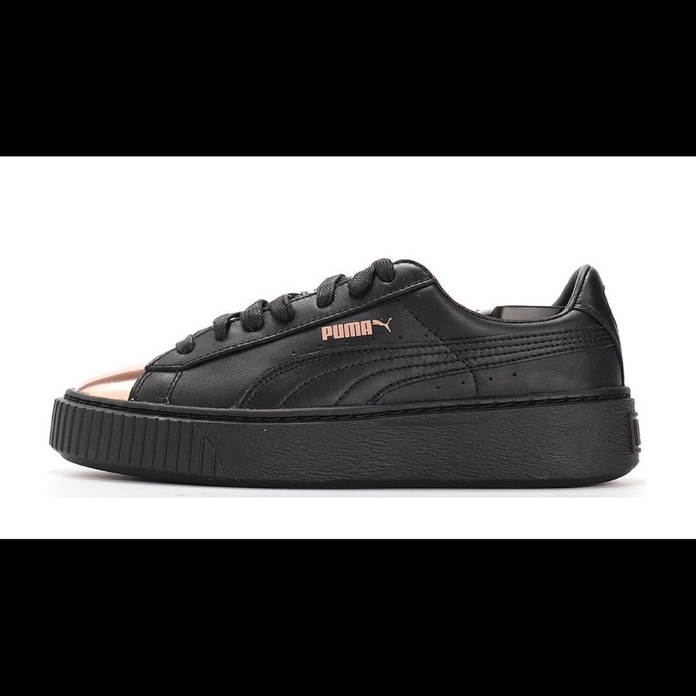 EUC Rose Gold and Black Puma shoes ❤️